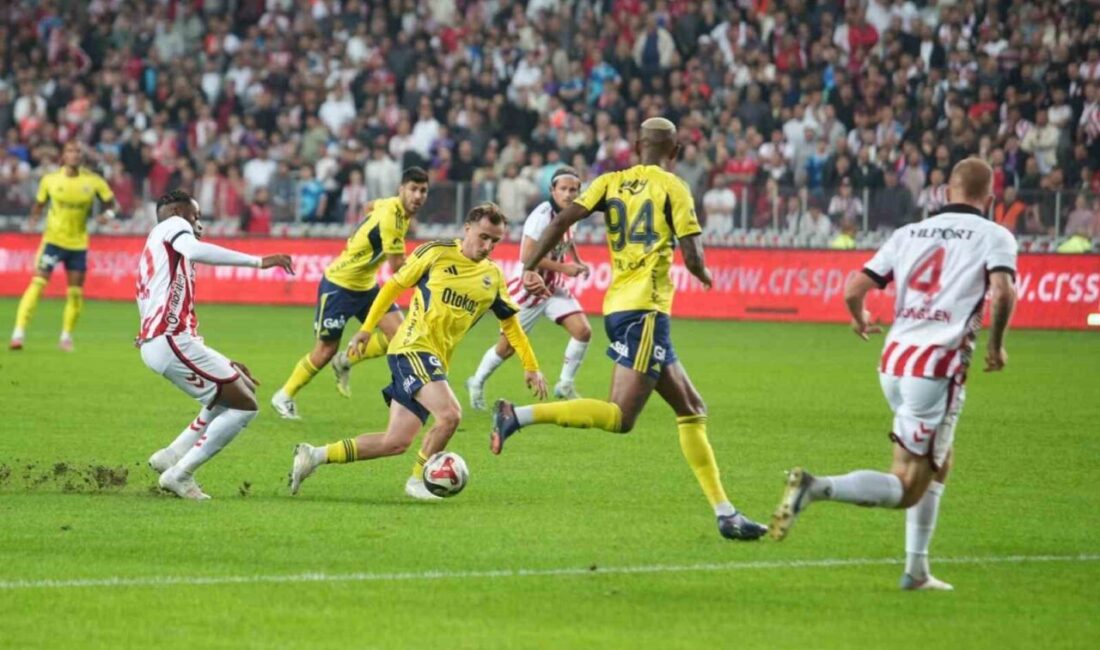 Trendyol Süper Lig'in sekizinci haftasında Fenerbahçe, Samsunspor'la zorlu bir mücadeleye