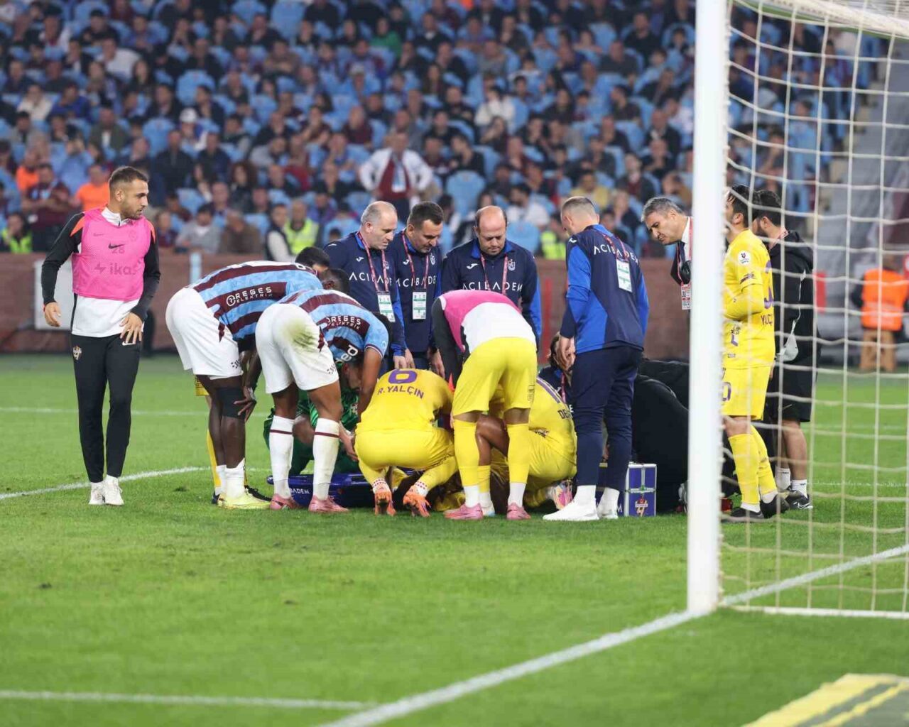 Trendyol Süper Lig 10. hafta mücadelesinde Trabzonspor, Eyüpspor'u 1-0 önde