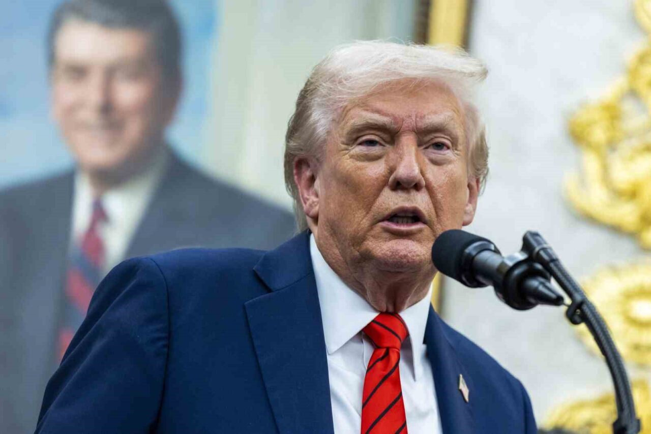 ABD Başkanı Donald Trump, Çin'e yüzde 100 gümrük vergisi uygulanacağını