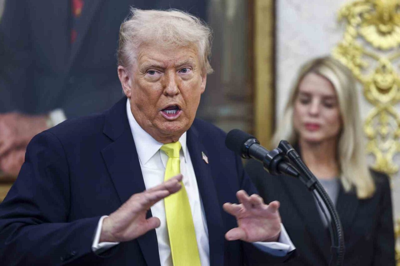 ABD Başkanı Donald Trump, Hindistan Başbakanı Narendra Modi'nin Rusya'dan petrol