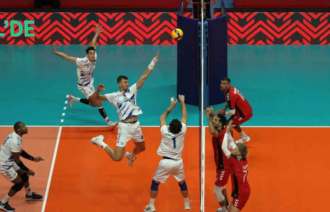 Ankara Cumhuriyet Kupası üçüncülük mücadelesinde Halkbank, Spor Toto'yu 3-1 yenerek