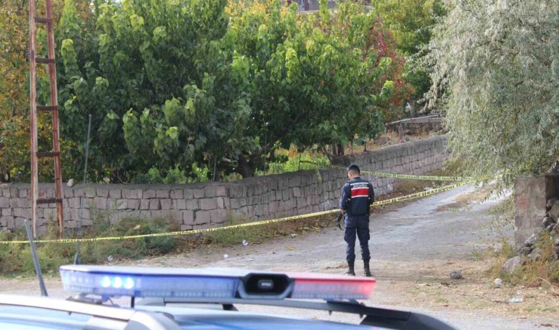 Kayseri’nin Hacılar ilçesinde tartışma nedeniyle tüfekle yaralanan şahıs hastaneye kaldırıldı. Kayseri'nin Hacılar ilçesinde M.Y., aralarında husumet bulunan C.K.'ye tüfekle ateş