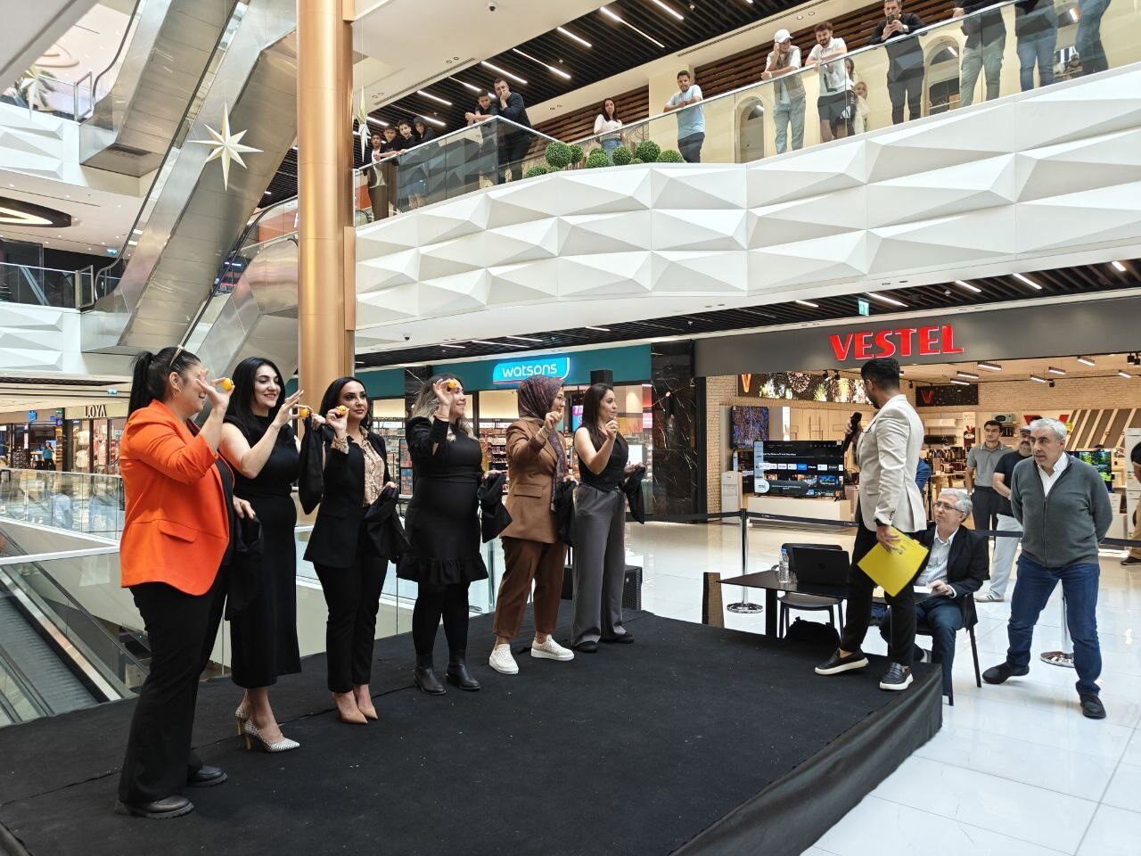 Kayseri'deki Tuna Life Center AVM'de düzenlenen çekilişte Mehmet Meneviş, TOGG