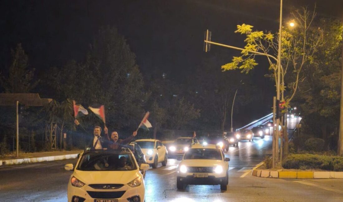 Tunceli'de Eğitim-Bir-Sen Tunceli Şube Başkanı Bülent Kar'ın öncülüğünde, Gazze'deki saldırılara
