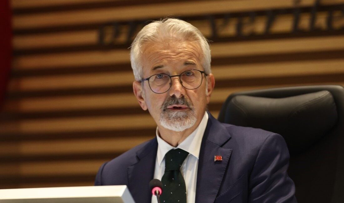 Eski Nilüfer Belediye Başkanı Turgay Erdem, Bursa’da tutuklu bulunduğu cezaevinde sağlık sorunları nedeniyle yoğun bakıma alındı. Bursa’da yürütülen rüşvet ve yolsuzluk soruşturması kapsamında tutuklanan eski Nilüfer