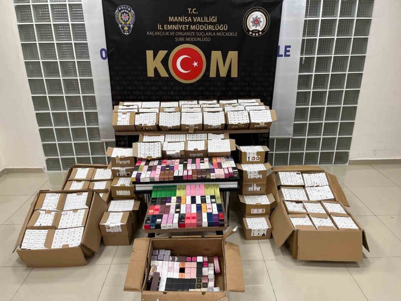 Turgutlu'da yapılan bir operasyonla, 46 yaşındaki M.P.'nin aracında 2 bin