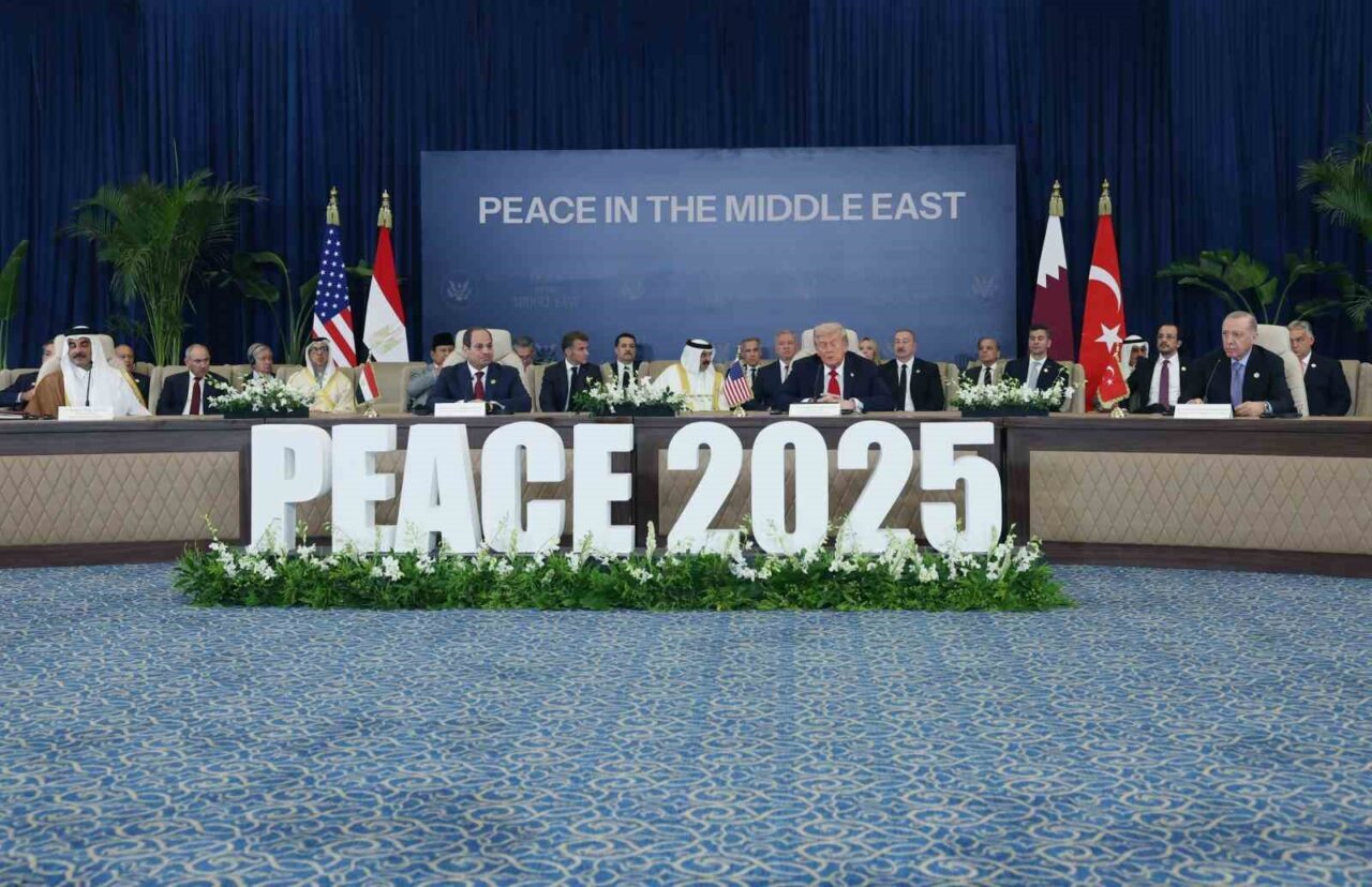 Şarm Eş-Şeyh'te toplanan Türkiye, ABD, Mısır ve Katar liderleri, Gazze