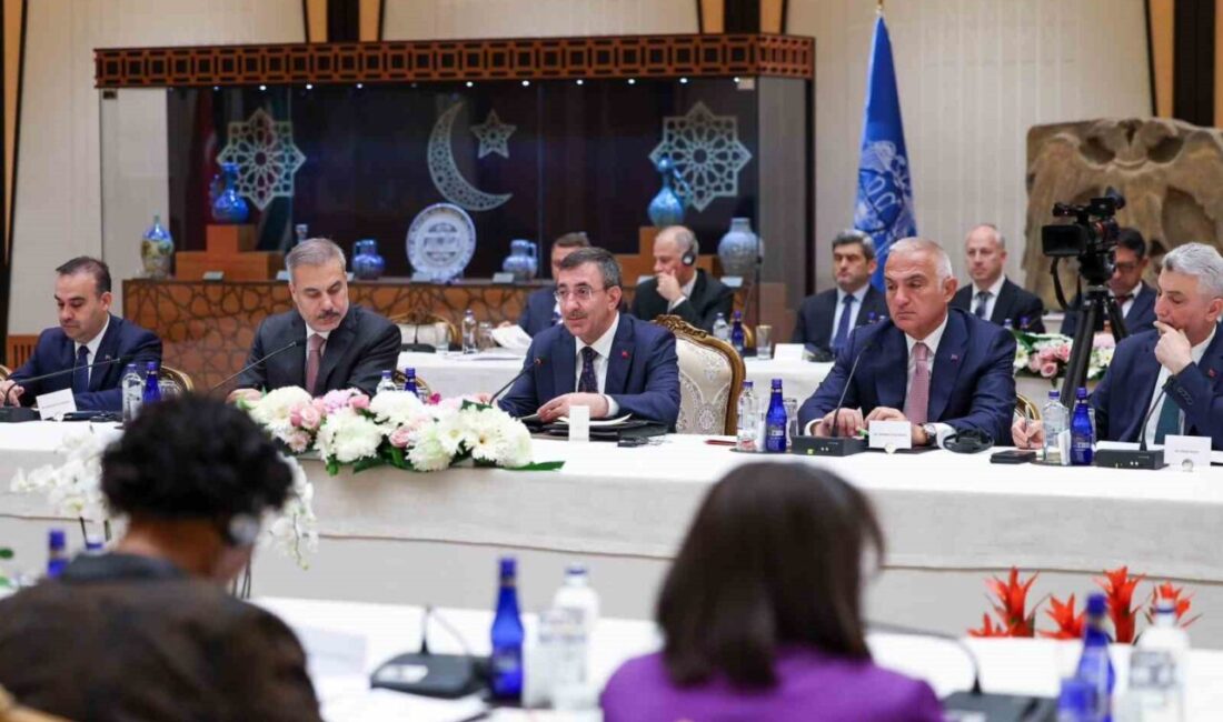 Türkiye ve Güney Afrika Cumhuriyeti Ticaret, Eğitim ve Spor Alanında 4 Anlaşma İmzaladı Cumhurbaşkanı Yardımcısı Cevdet Yılmaz ve Güney Afrika Cumhurbaşkanı Yardımcısı Paul