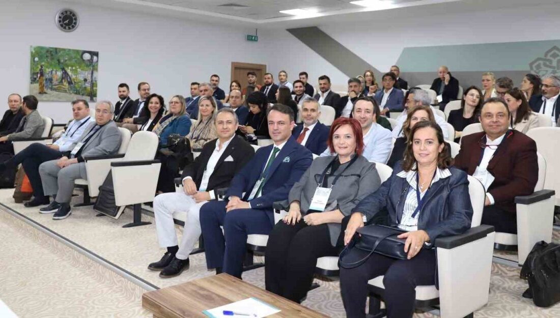 Necmettin Erbakan Üniversitesi'nde düzenlenen "Türkiye’de Ağız, Diş ve Çene Cerrahisi