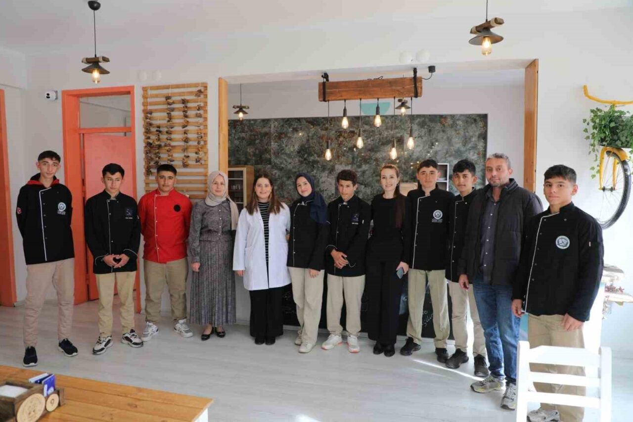 Eleşkirt Mesleki Ve Teknik Anadolu Lisesi, Türkiye’nin İlk Geri Dönüşüm Temalı Uygulama Restoranını Açtı