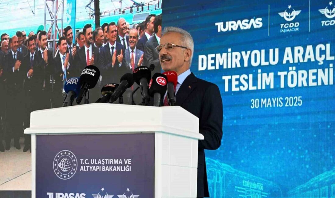 Türkiye, Milli Elektrikli Hızlı Tren Seti İmalat ve Test Fabrikası ile Yerli Üretimde Yeni Bir Dönem Başlatıyor Ulaştırma ve Altyapı Bakanı Abdulkadir Uraloğlu, Sakarya'da inşa edilecek Milli