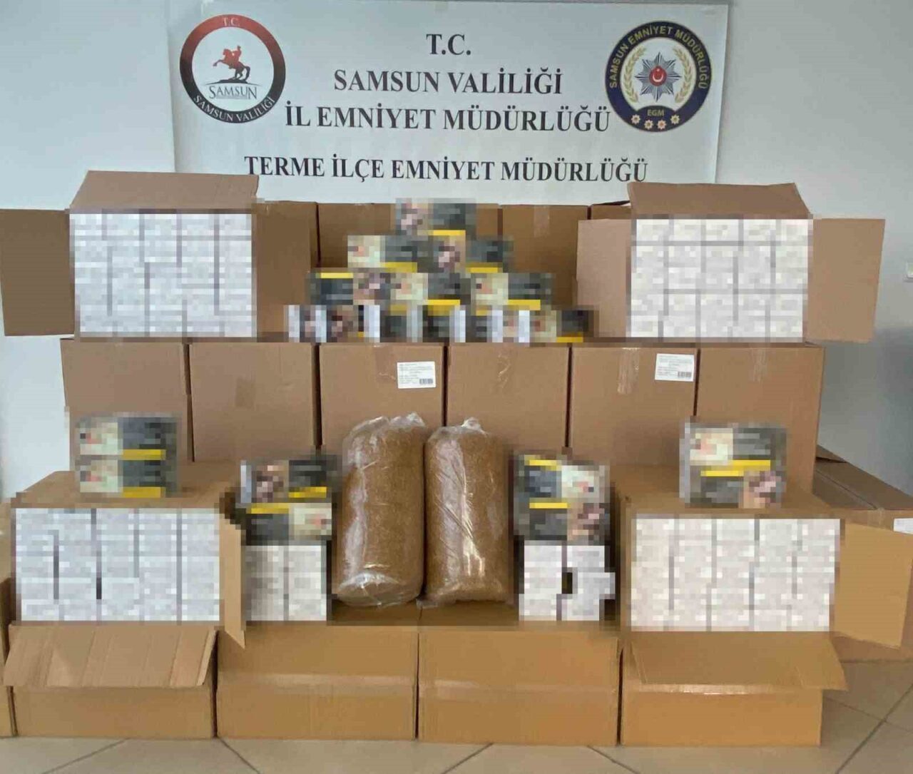 Samsun'da düzenlenen tütün operasyonunda, 50 yaşındaki A.U.'ya ait iş yerinde