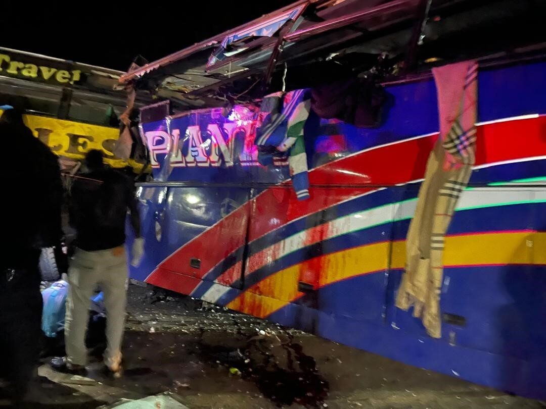 Uganda'nın Kampala ile Gulu kentleri arasında gerçekleşen zincirleme trafik kazasında,