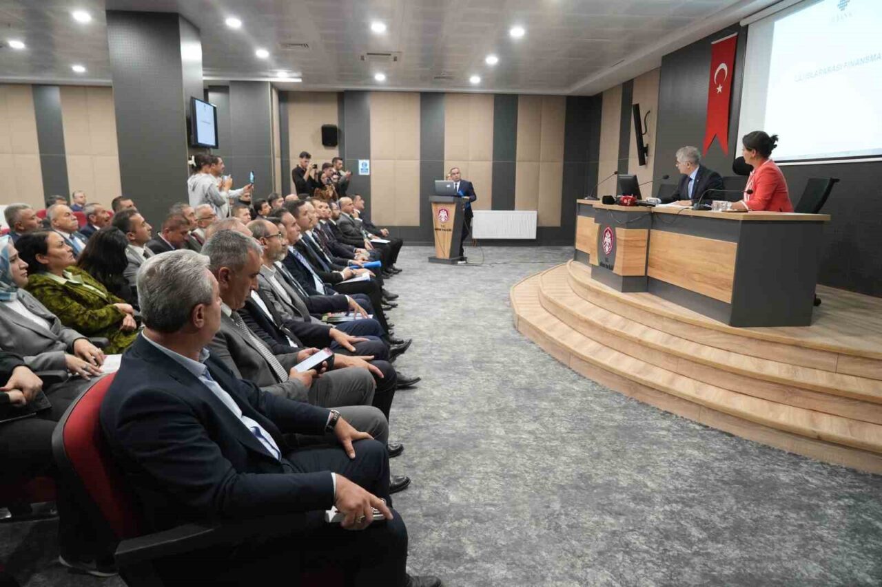 Ulukışla-Karaman-Ereğli Hızlı Tren Projesinde Yıl Sonuna Kadar Tamamlanma Hedefi Belirlendi