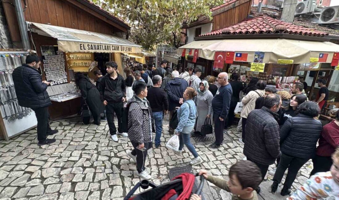 Safranbolu’da Hafta Sonu Yerli ve Yabancı Turist Akını Yaşandı UNESCO Dünya Mirası olan Safranbolu, bu hafta sonu yerli ve