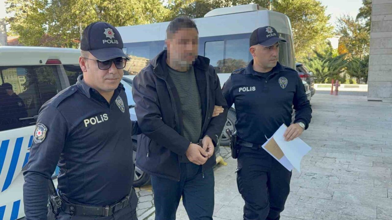 Samsun'da ambulans sürücüsü Şakir Ü. (39), kırmızı ışıkta geçerek Azerbaycan