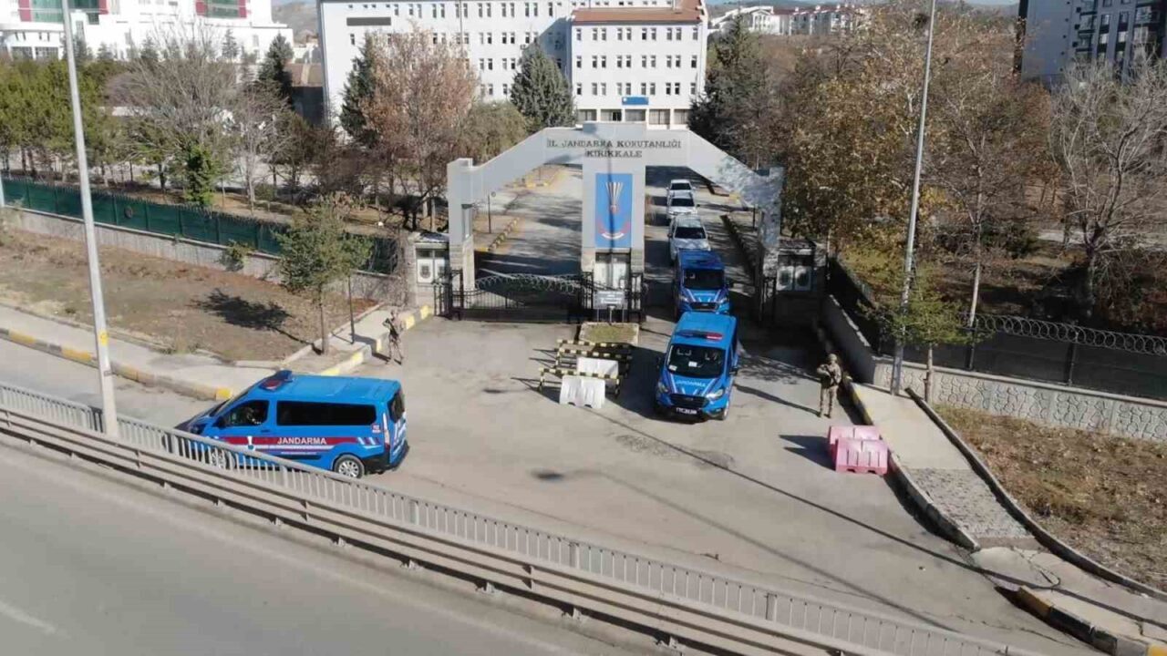 Kırıkkale'nin Yahşihan ilçesinde jandarma, üniversite öğrencilerine satılmak istenen 581 sentetik