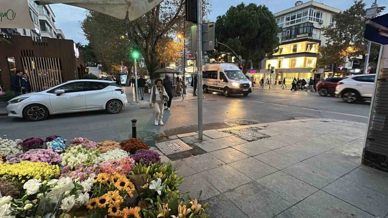 Ünlü oyuncu İrem Helvacıoğlu, eşi Ural Kaspar ve bebekleriyle Bağdat