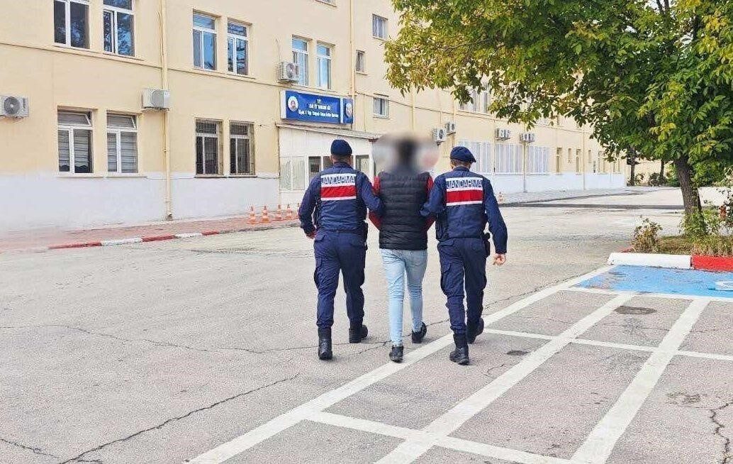 Uşak İl Jandarma Komutanlığı, Banaz'da M.A.S. adlı 23 yaşındaki şüphelinin