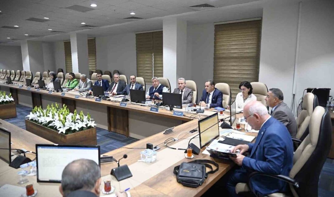 Uşak Üniversitesi Danışma Kurulu, 2025 yılının son toplantısını Rektör Prof.