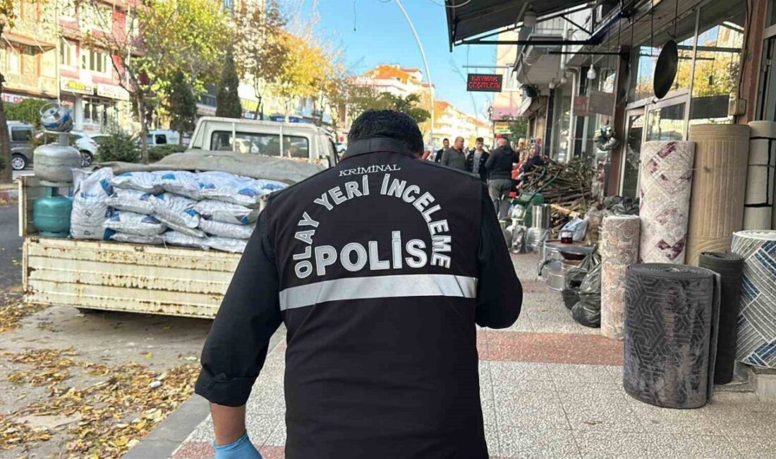 Uşak’ta Bıçaklı Kavga Sonucu 19 Yaşındaki Genç Ağır Yaralandı Uşak'taki bıçaklı kavgada 19 yaşındaki H.A.B. ağır yaralandı. 18 yaşındaki