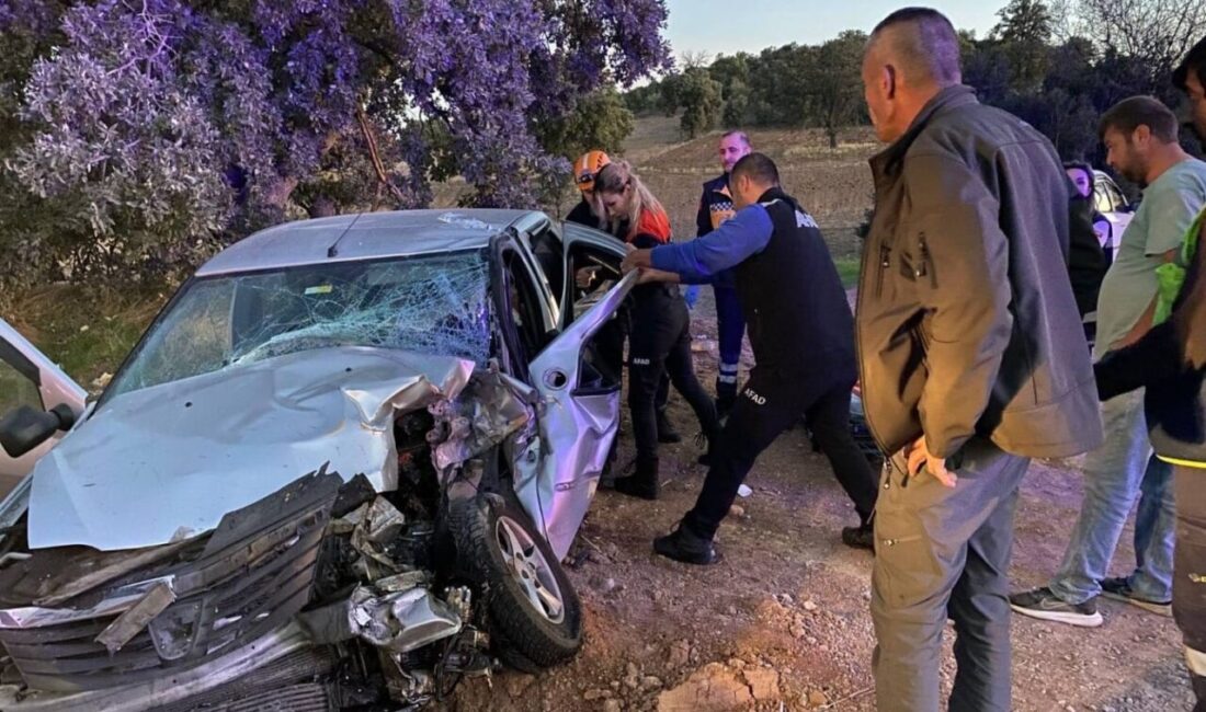 Uşak’ta Otomobil ile Traktör Çarpışması Sonucu Bir Çift Yaralandı Uşak'ta Ulubey-Eşme karayolunda otomobil ile traktör çarpıştı, 60 yaşındaki H.G.