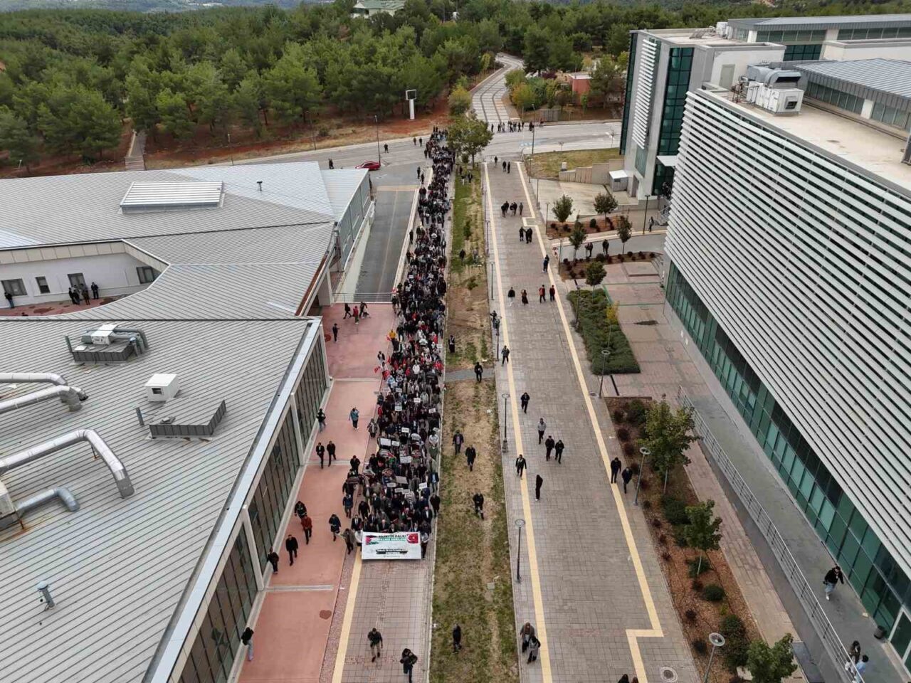 Uşak Üniversitesi öğrencileri, Gazze'ye yönelik saldırıları protesto etmek amacıyla "Gazze