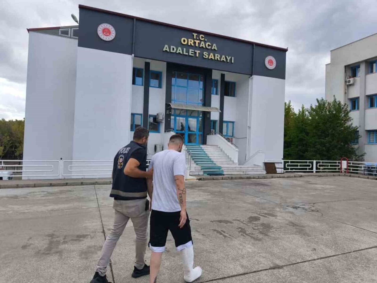 Muğla'da düzenlenen uyuşturucu operasyonlarında 12 kişi tutuklandı. Emniyet, 1-4 Ekim
