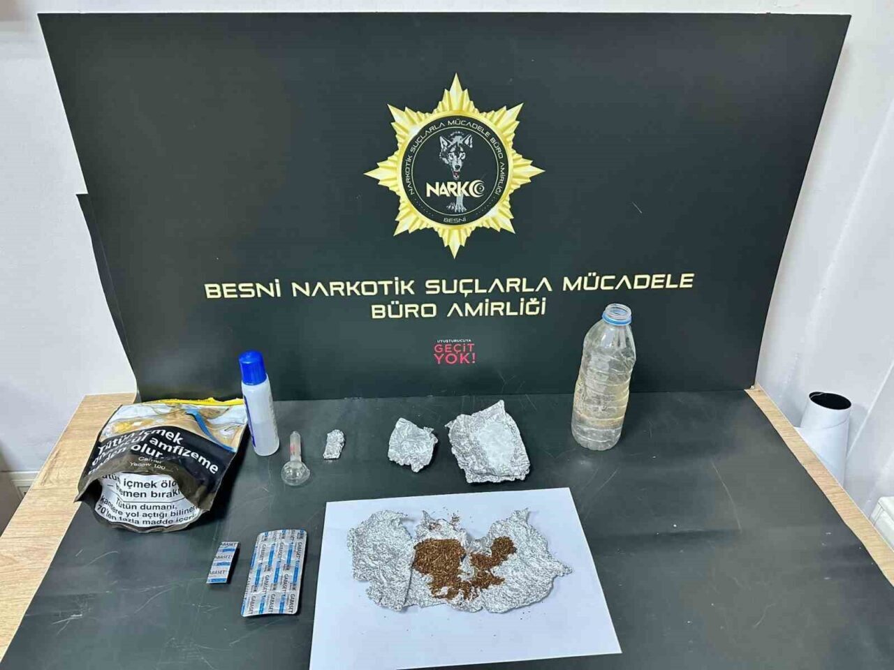 Adıyaman'ın Besni ilçesinde gerçekleştirilen uyuşturucu operasyonunda F.T. tutuklandı. Narkotik Büro