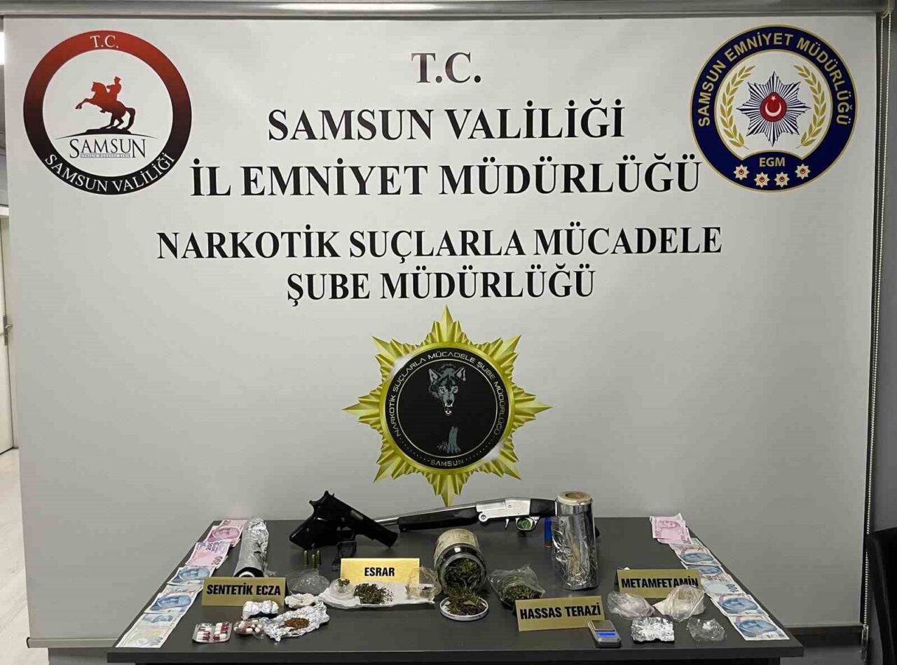 Samsun'da gerçekleştirilen uyuşturucu operasyonunda M.Y., E.Y. ve 18 yaşından küçük
