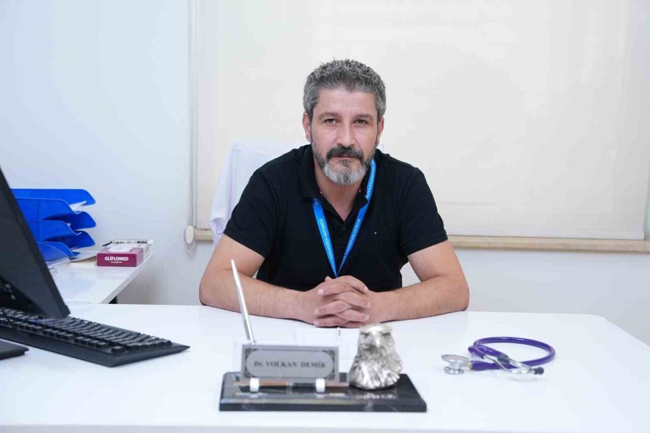 İstanbul Beykent Üniversitesi Hastanesi'nden Dr. Öğr. Üyesi Volkan Demir, tavuk