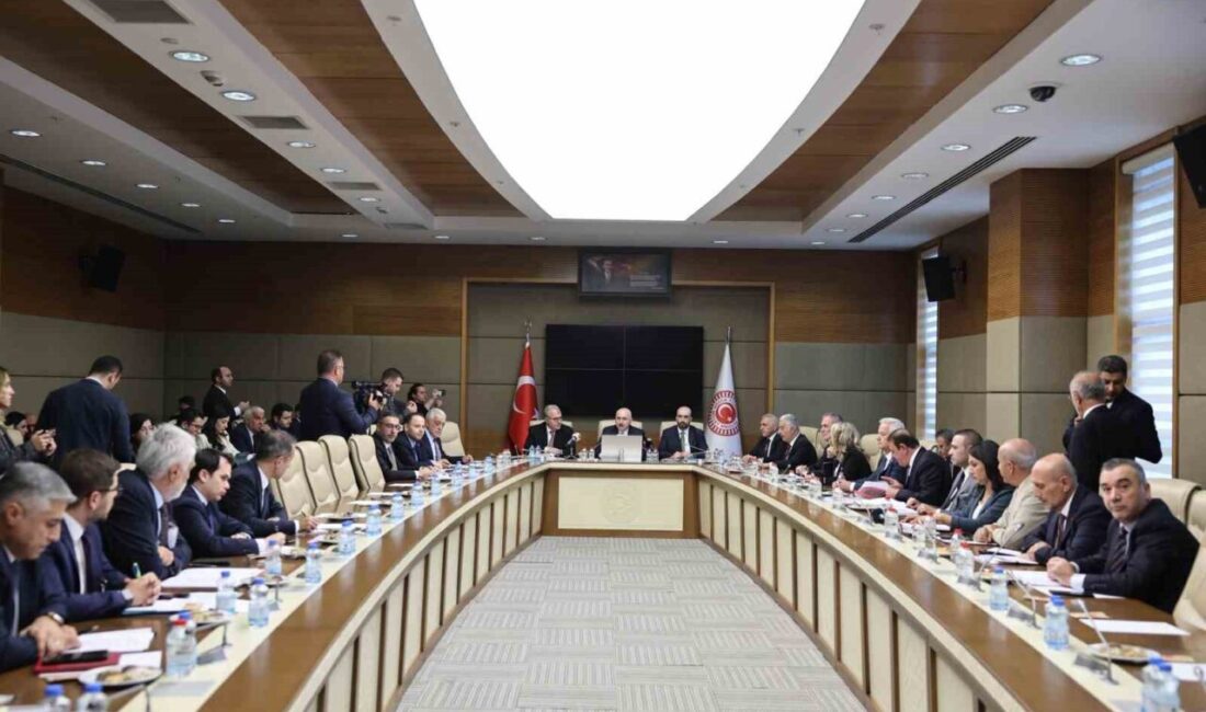 Bayındırlık, İmar, Ulaştırma ve Turizm Komisyonu, Adil Karaismailoğlu başkanlığında toplanarak,