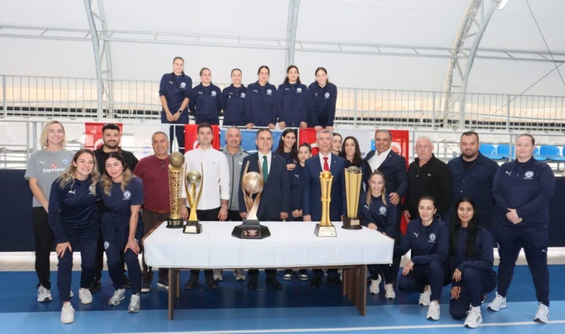 Bodrum'un temsilcisi Armada Praxis Yalıkavakspor, Avrupa mücadelesi öncesi Muğla Valisi