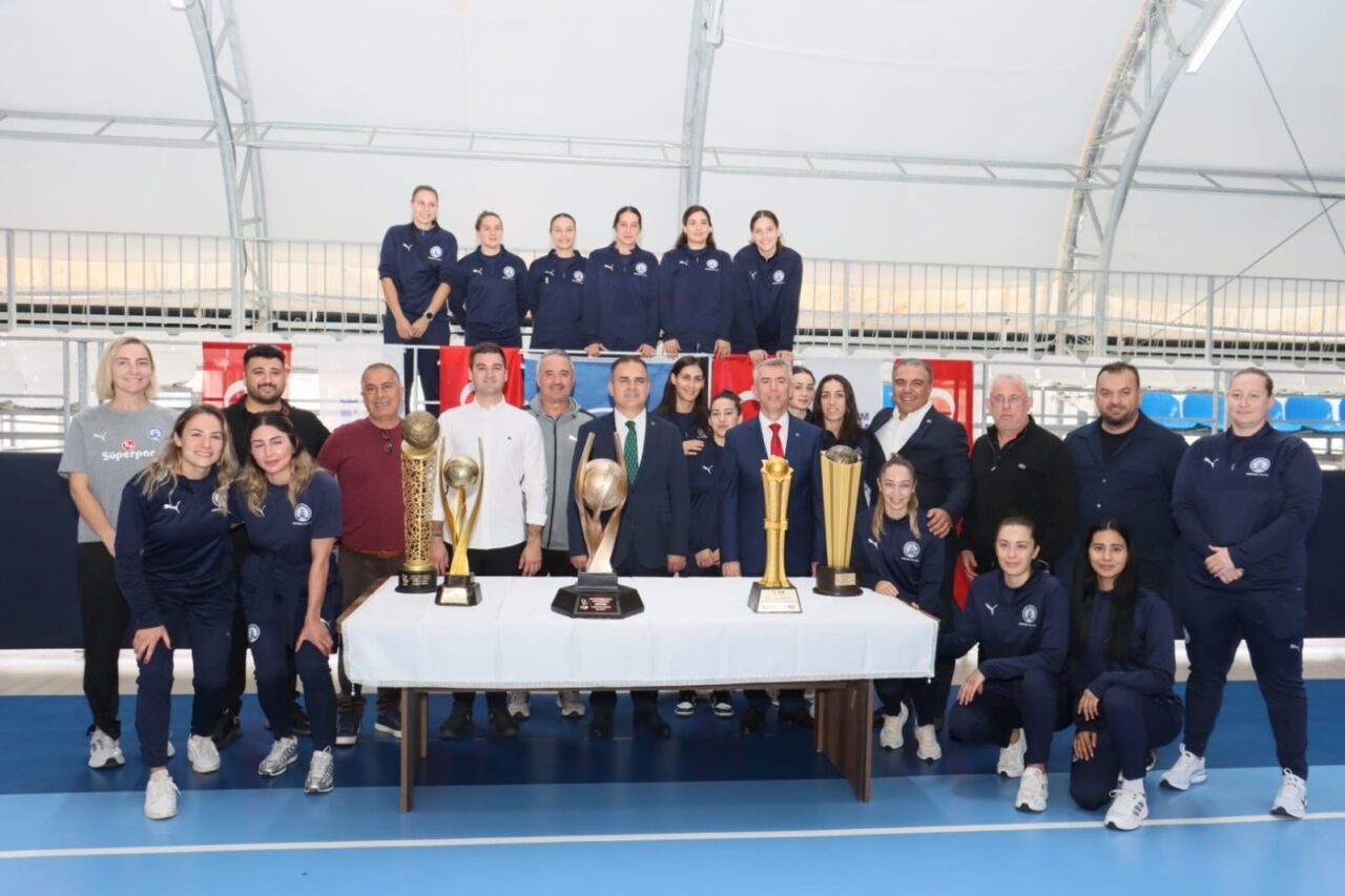 Bodrum'un temsilcisi Armada Praxis Yalıkavakspor, Avrupa mücadelesi öncesi Muğla Valisi