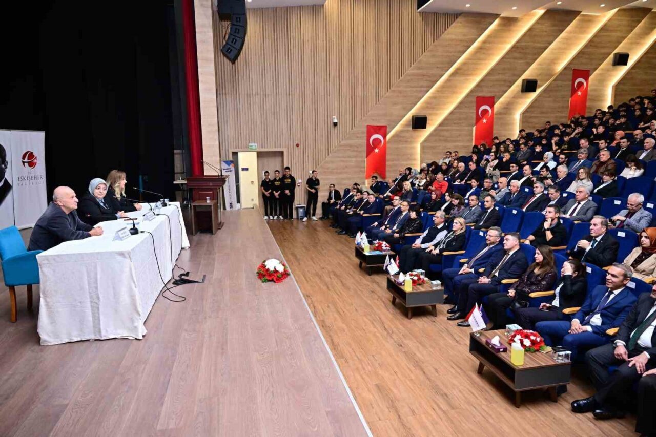 Eskişehir Valisi Hüseyin Aksoy, Anadolu Üniversitesi ve HEGEM Vakfı iş