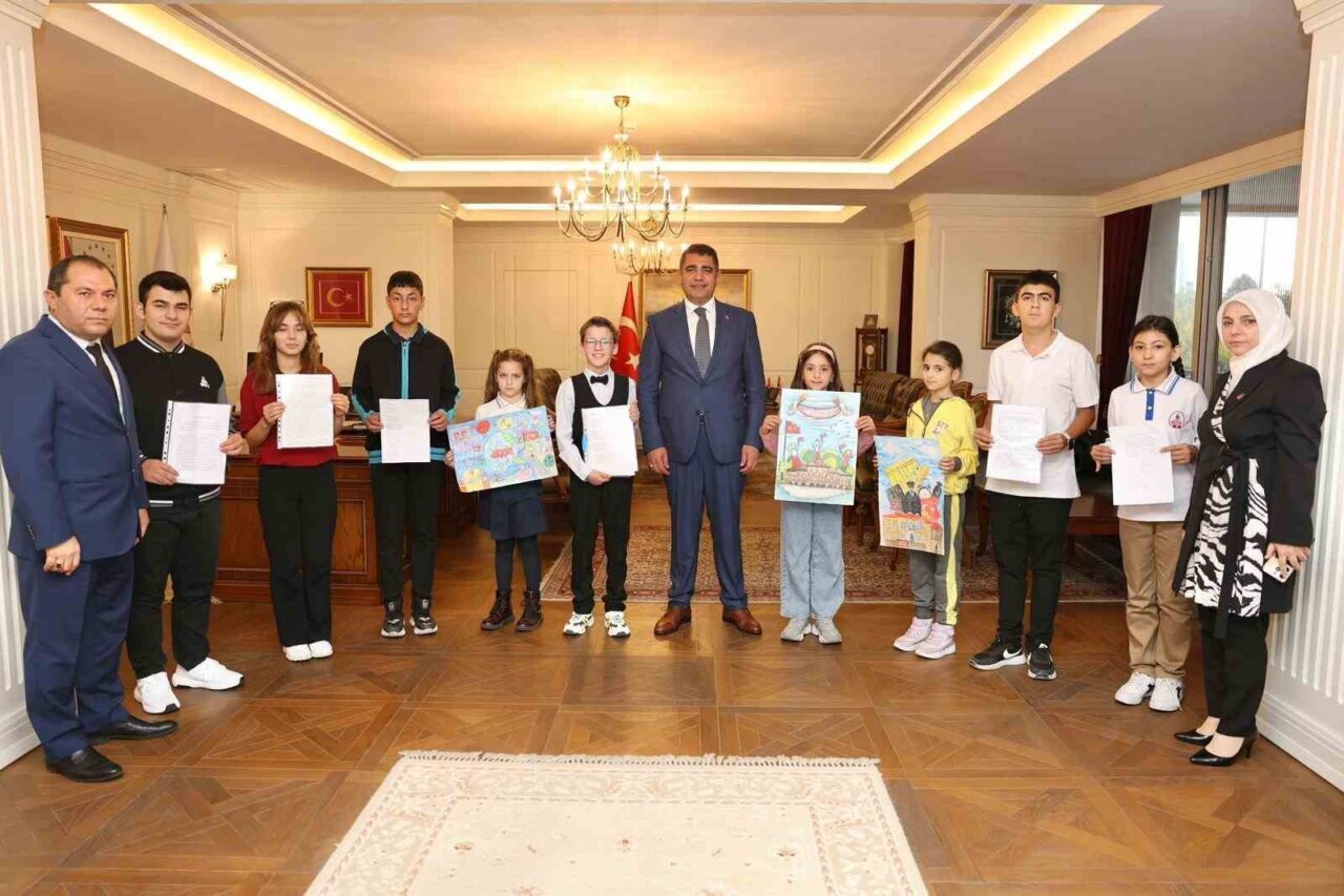 Düzce Valisi Selçuk Aslan, 29 Ekim Cumhuriyet Bayramı etkinlikleri kapsamında