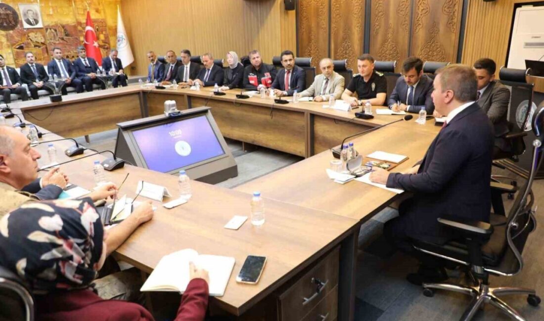 Erzincan'da 27. Birim Amirleri Toplantısı, Vali Hamza Aydoğdu önderliğinde gerçekleştirildi.