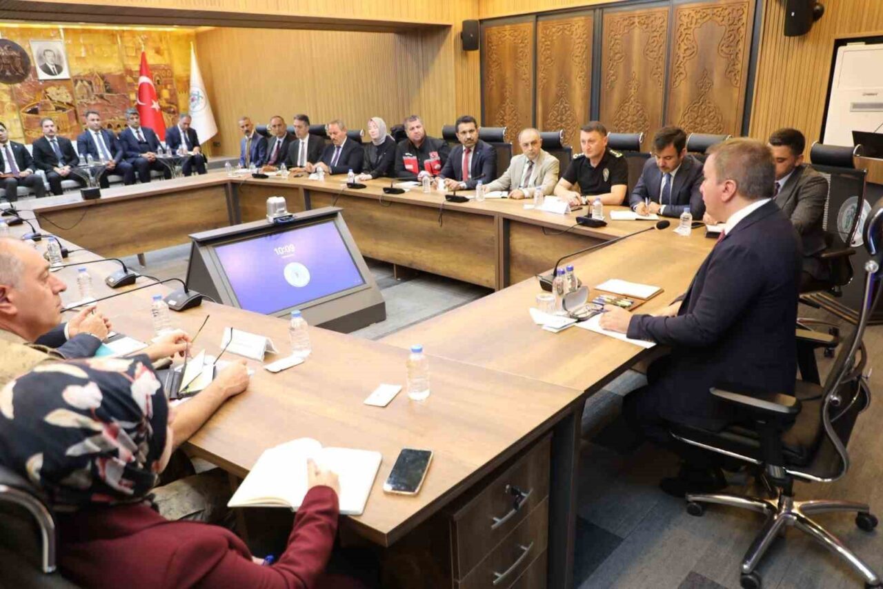 Erzincan'da 27. Birim Amirleri Toplantısı, Vali Hamza Aydoğdu önderliğinde gerçekleştirildi.