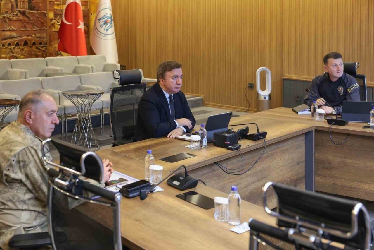 İçişleri Bakanı Ali Yerlikaya, 81 il valisiyle yaptığı video konferansta