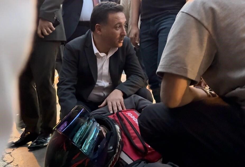 Kayseri Valisi Gökmen Çiçek, mesai sonrası bir trafik kazasıyla karşılaştı.