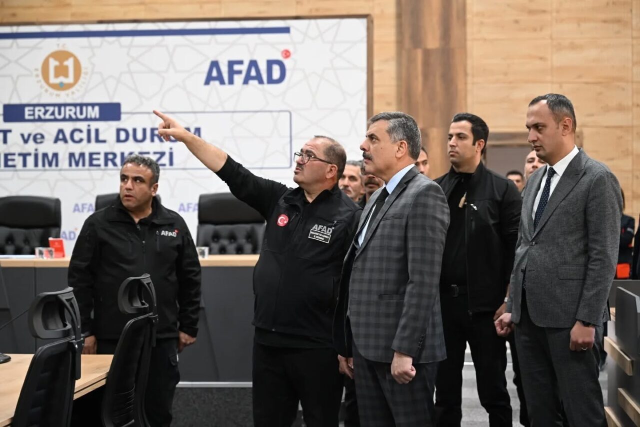 Erzurum'da yeni yapılan Afet ve Acil Durum Yönetim Merkezi'ni ziyaret