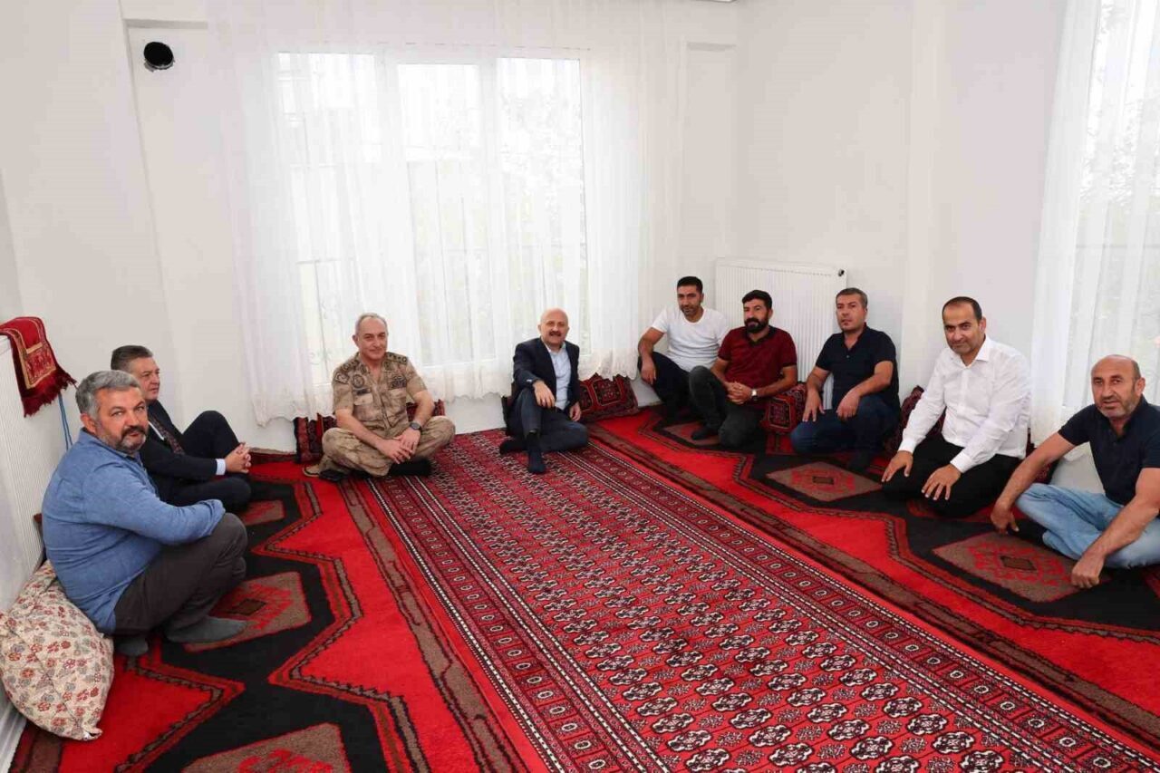 Adıyaman Valisi Osman Varol, Düzce Köyü'nde tamamlanan konutları inceledi. Çevre,