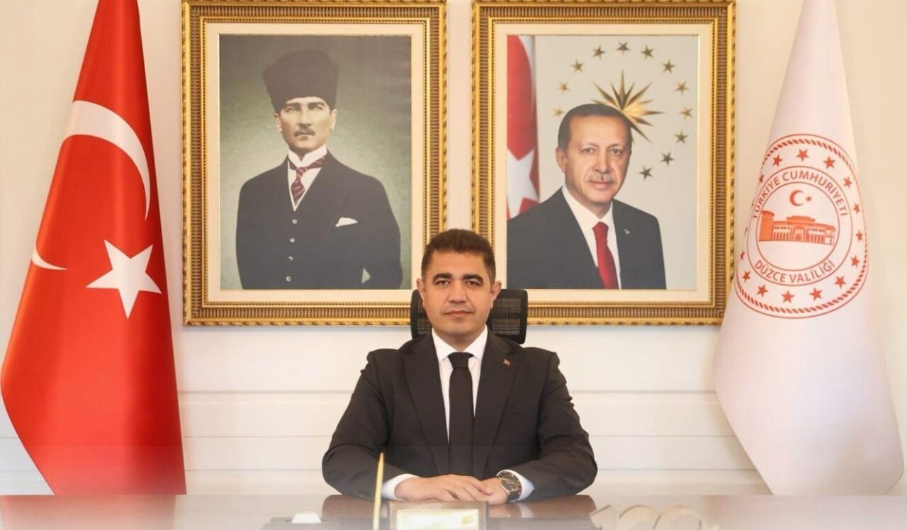 Düzce Valisi Selçuk Aslan, 29 Ekim Cumhuriyet Bayramı mesajında Cumhuriyet’in