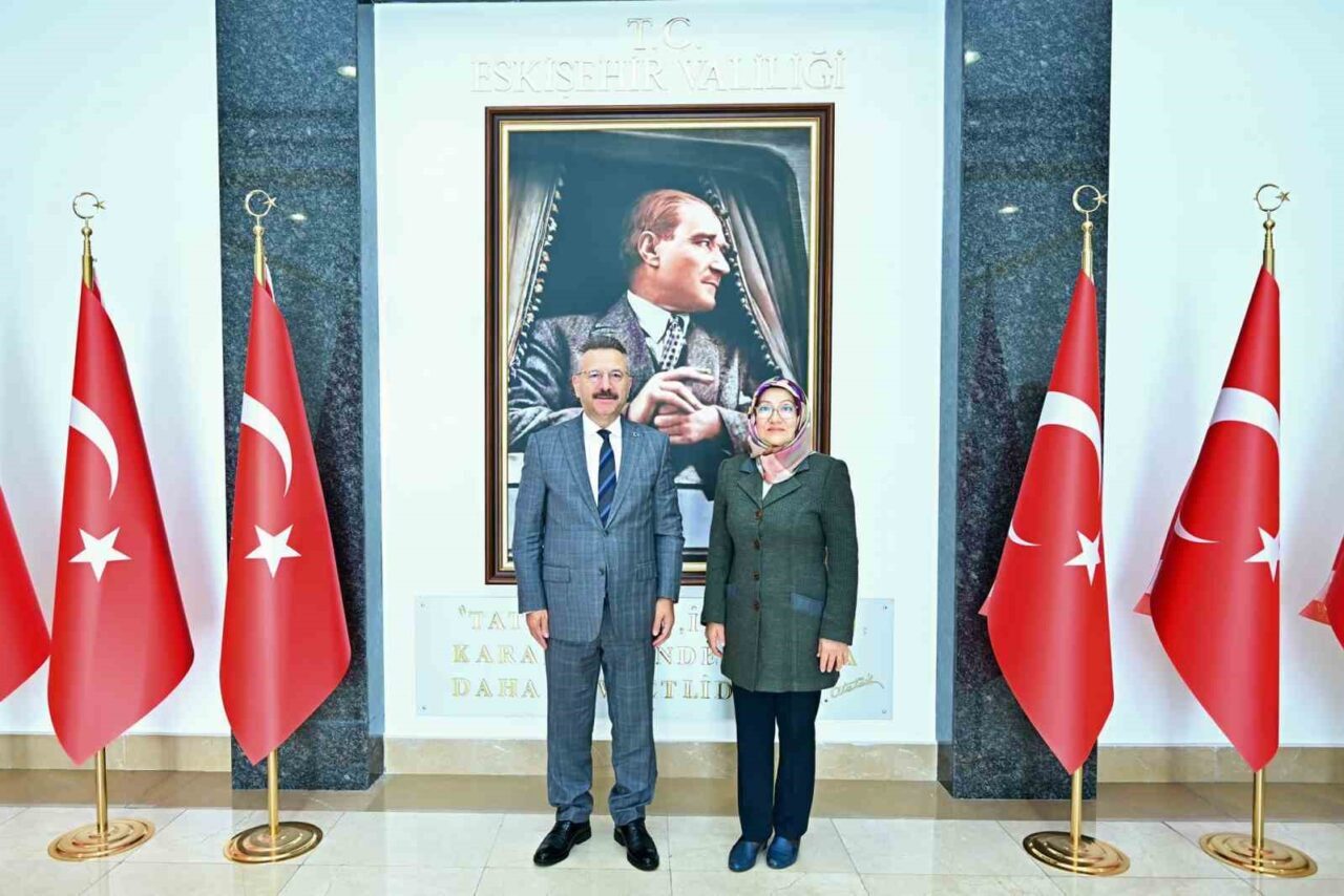 Eskişehir Valisi Hüseyin Aksoy, Aydın’ın Fatih Mahallesi’nde valiliğe ait konutun