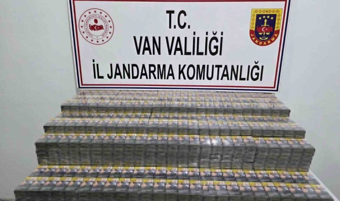 Başkale’de Jandarma Ekipleri 2 Bin 470 Paket Kaçak Sigara Ele Geçirdi Van'ın Başkale ilçesinde jandarma, Bebleşin Mahallesi'nde gerçekleştirdiği kontrol sırasında 2,470