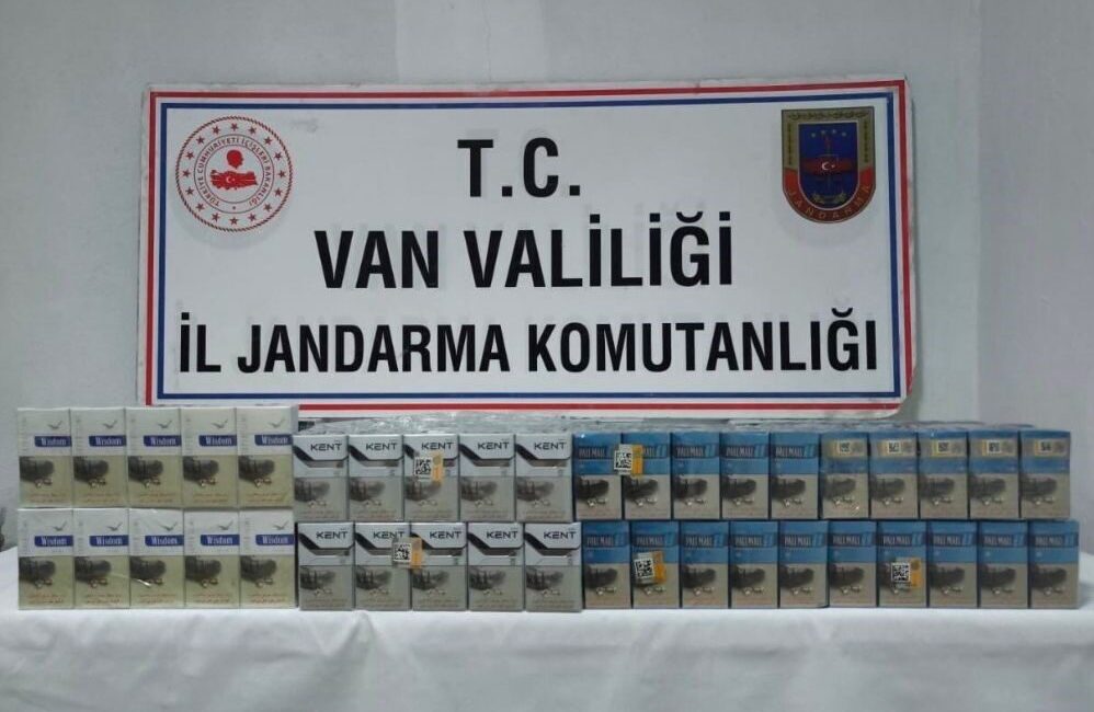 Van’da Jandarma Ekiplerinden Kaçak Sigara Operasyonu: 2 Bin 940 Paket Ele Geçirildi Van’ın Başkale ve Saray ilçelerinde jandarma, yaptığı operasyonla 2 bin