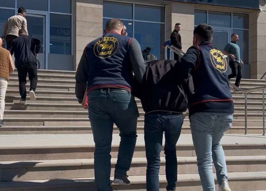 Van'da, 'Uyuşturucu ve Uyarıcı Madde Ticareti Yapmak' suçundan 25 yıl