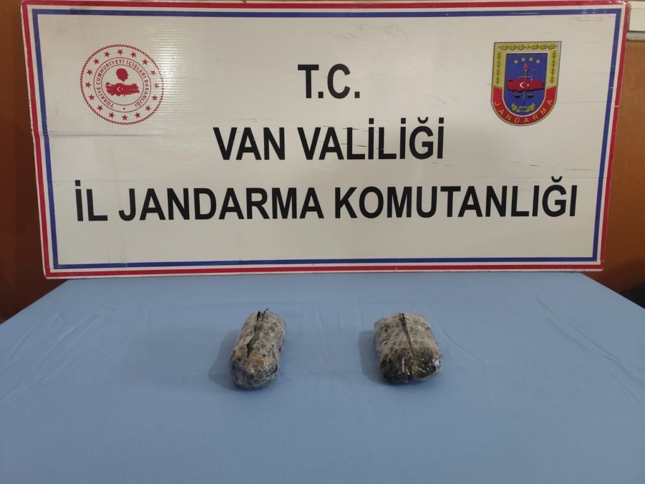 Van'ın Muradiye ilçesinde jandarma tarafından gerçekleştirilen operasyonda 502 gram skunk