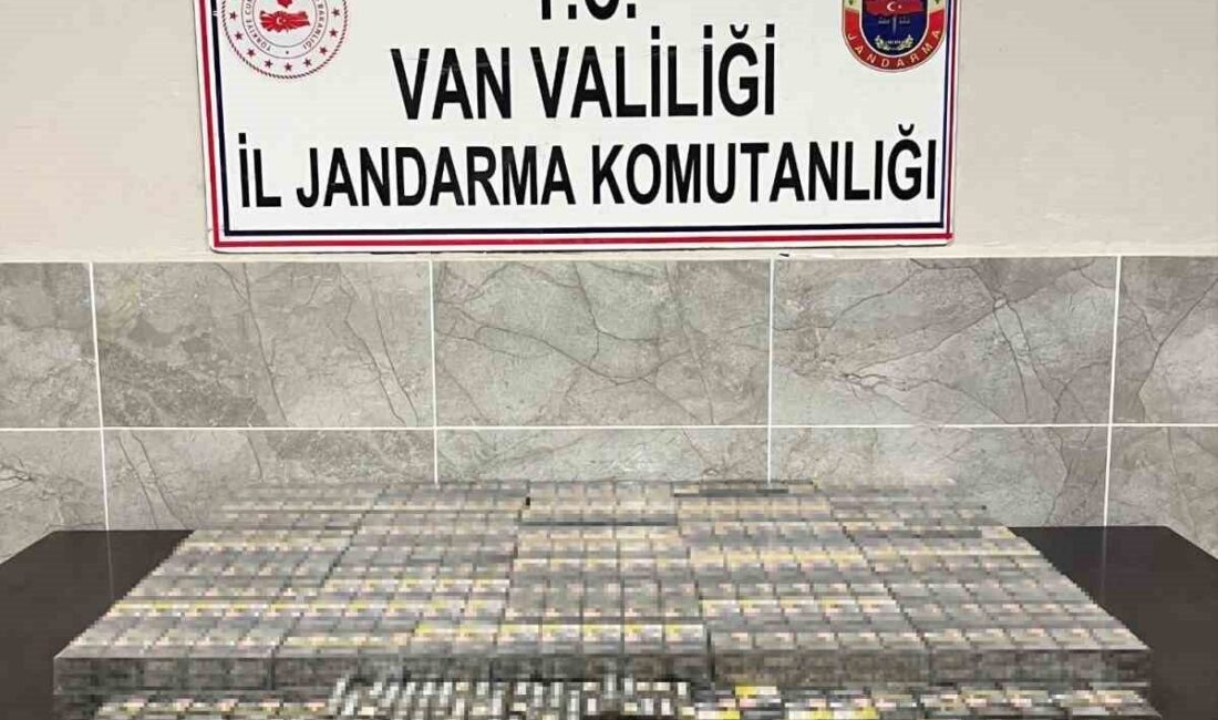 Van Gürpınar’da 990 Paket Kaçak Sigara Ele Geçirildi, Bir Şüpheli Gözaltına Alındı Van’ın Gürpınar ilçesinde gerçekleştirilen yol arama faaliyetinde, 990 paket gümrük