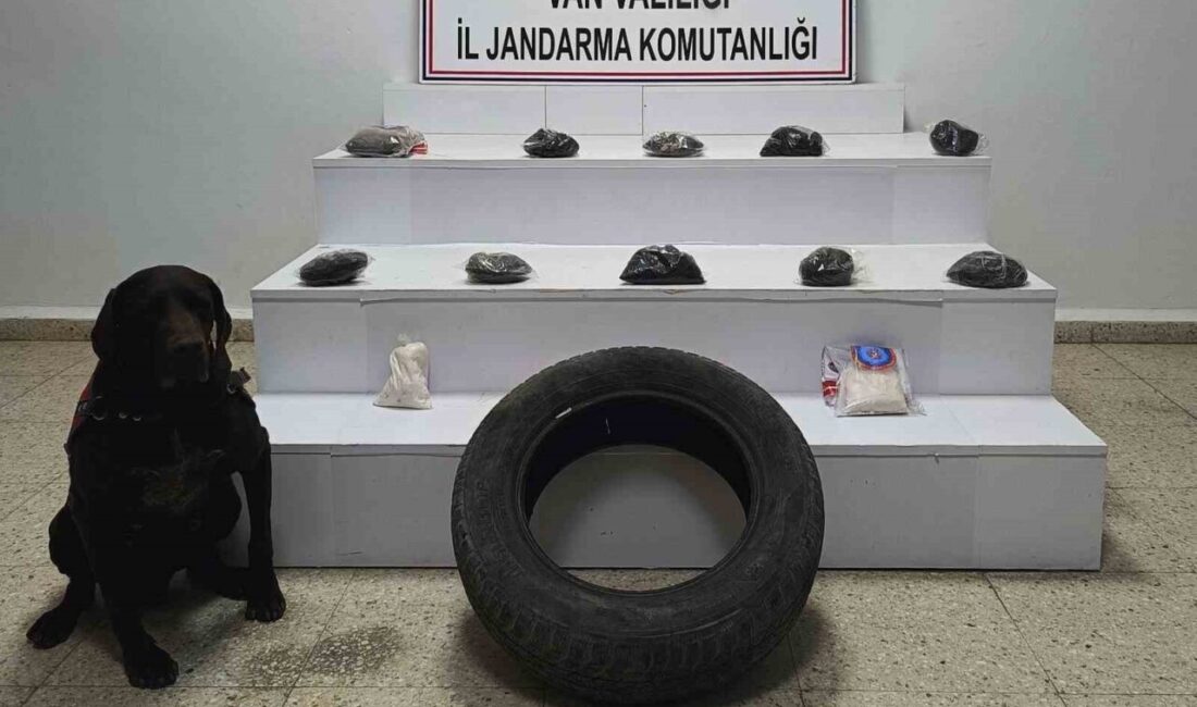 Van’ın Başkale ilçesinde jandarma, otomobil lastiği içinde toplam 5 kilo